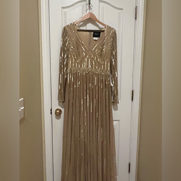 Mac Duggal Long Sleeve V-Neck Gold Gown - Picture 6 of 16